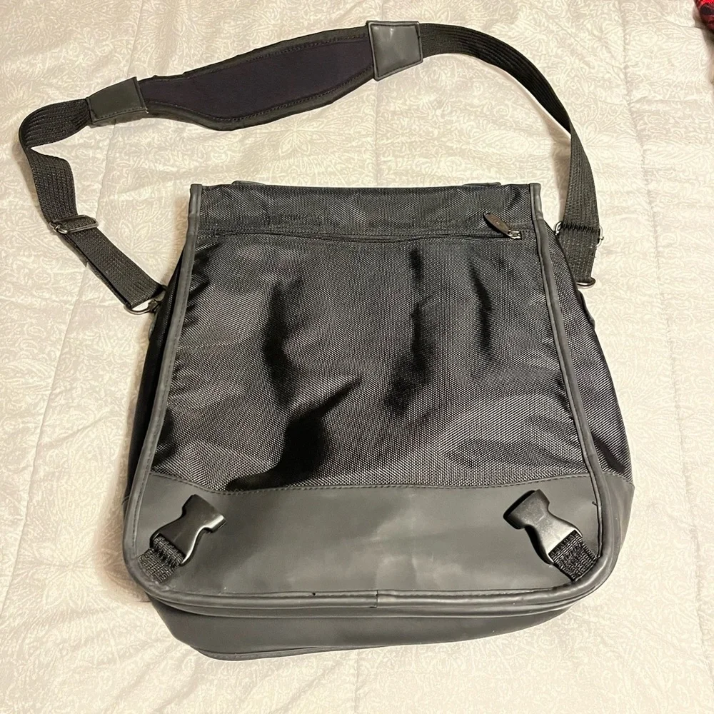National Geographic Nat Geo Channel 10 Year Vertical Shoulder Messenger Bag
